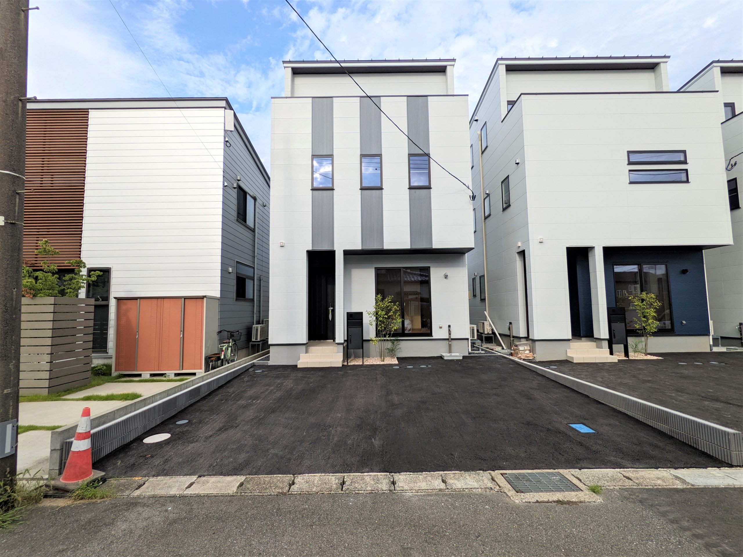 中央区鳥屋野C棟 / 女池ICまで車で2分！人気のエリアに建つ3階建ての住宅♪のイメージ画像